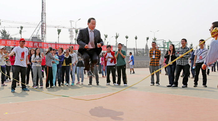 我院在明向校区举办2013年教职工趣味运动会