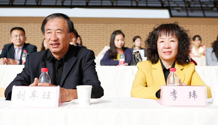 我院隆重举行2013级新生开学典礼暨军训动员大会