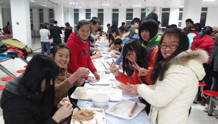 后勤部饮食中心助力学生冬至活动 后勤部饮食中心助力学生冬至活动