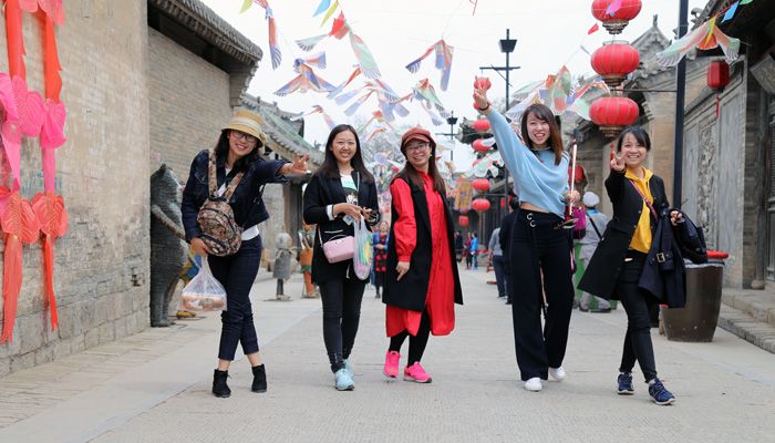 我院工会组织开展教职工春游活动