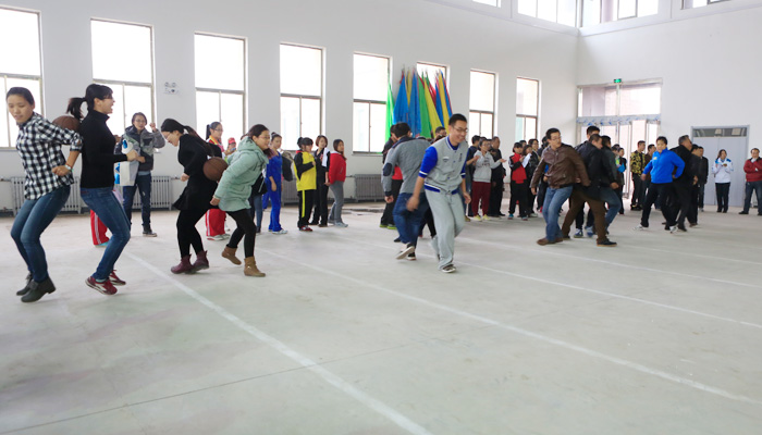 我院举行第三届教职工趣味运动会