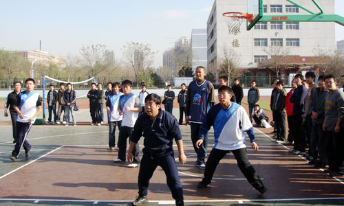 搭建桥梁 增进交流 传递友谊--我院举行师生篮球友谊赛 搭建桥梁 增进交流 传递友谊--我院举行师生篮球友谊赛