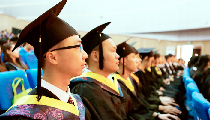 我院举行2016届毕业生毕业典礼暨学位授予大会
