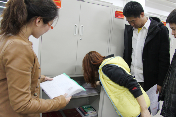 我院长风校区2010级开展辅导员档案检查评比活动 我院长风校区2010级开展辅导员档案检查评比活动