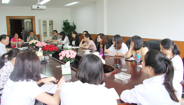 我院召开青年教师座谈会