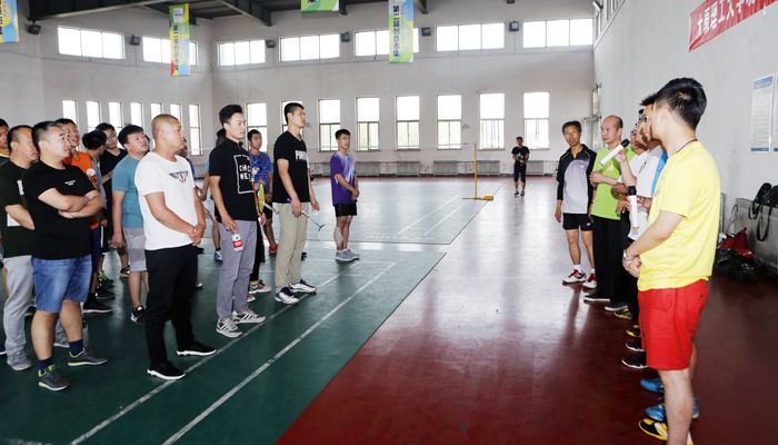 我院工会成功举办第二届教职工羽毛球比赛
