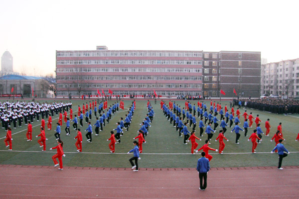我院再次荣获校2011级新生广播操比赛总分第一名 我院再次荣获校2011级新生广播操比赛总分第一名