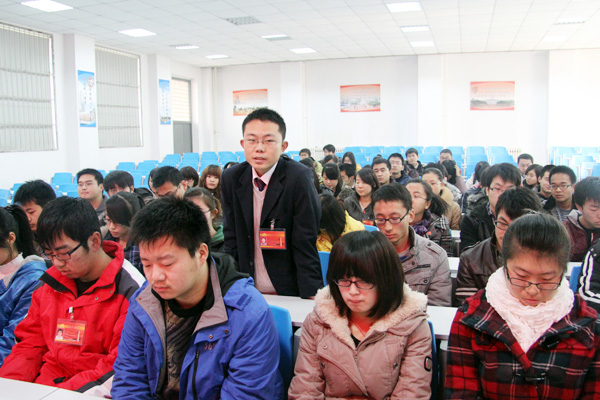 院学工部召开学生党员学风建设专题组织生活会 院学工部召开学生党员学风建设专题组织生活会