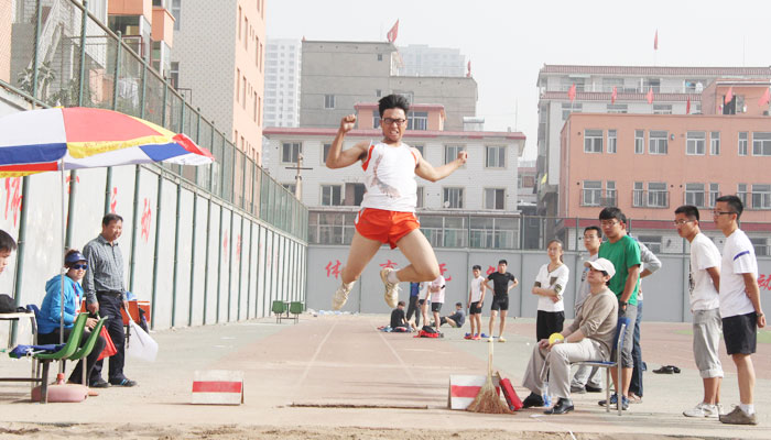 我院在太原理工大学2013年田径运动会上取得优异成绩