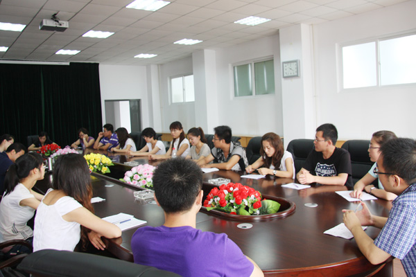 我院2011届考取研究生同学座谈会顺利召开 我院2011届考取研究生同学座谈会顺利召开