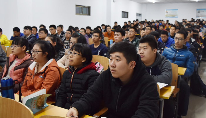 我院开展2015级新生入学教育活动