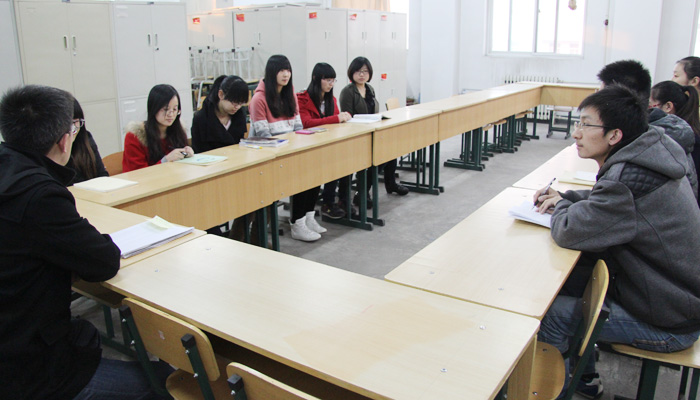 我院召开勤工助学学生代表座谈会 我院召开勤工助学学生代表座谈会