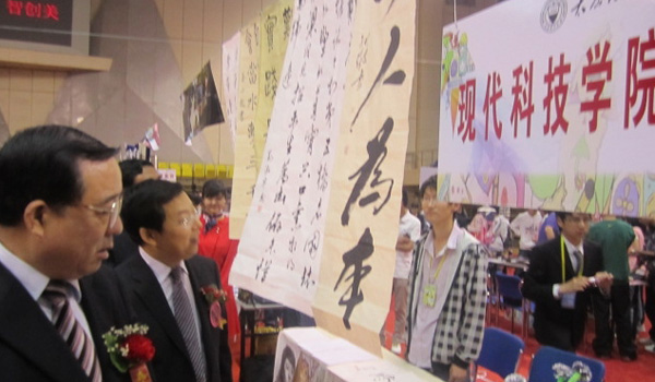 我院参加校2011年春季创意市集 我院参加校2011年春季创意市集