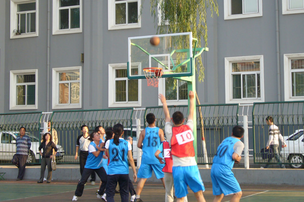 我院篮球队挺进太原理工大学教职工篮球赛八强
