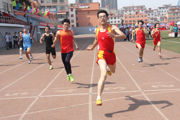 我院代表队在太原理工大学2012年田径运动会上取得竞赛和体育风尚双丰收 我院代表队在太原理工大学2012年田径运动会上取得竞赛和体育风尚双丰收