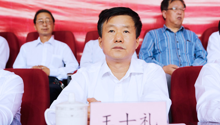 我院举行2016级新生开学典礼