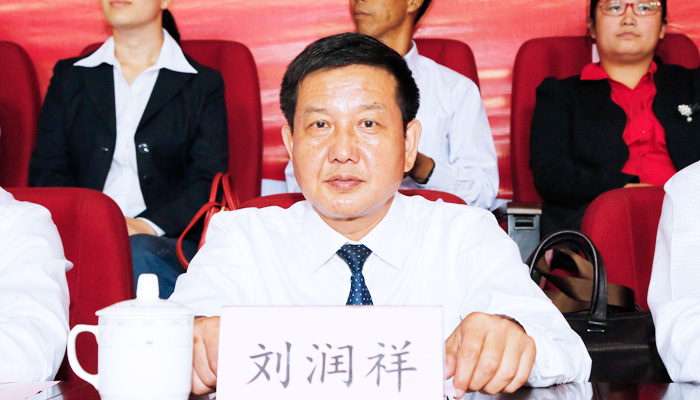 我院举行2016级新生开学典礼