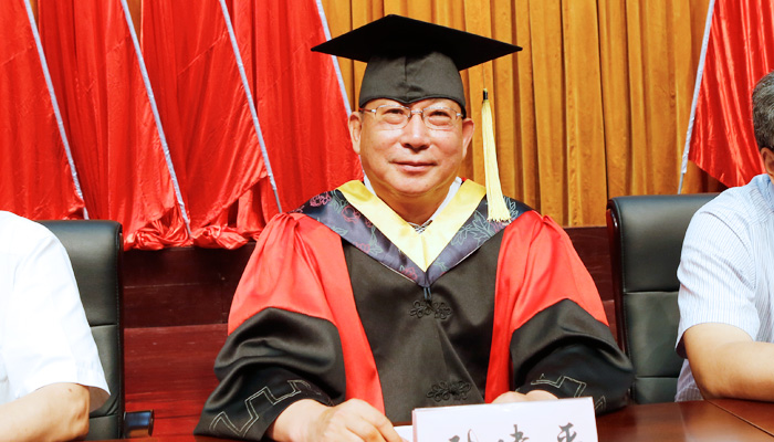 我院举行2016届毕业生毕业典礼暨学位授予大会