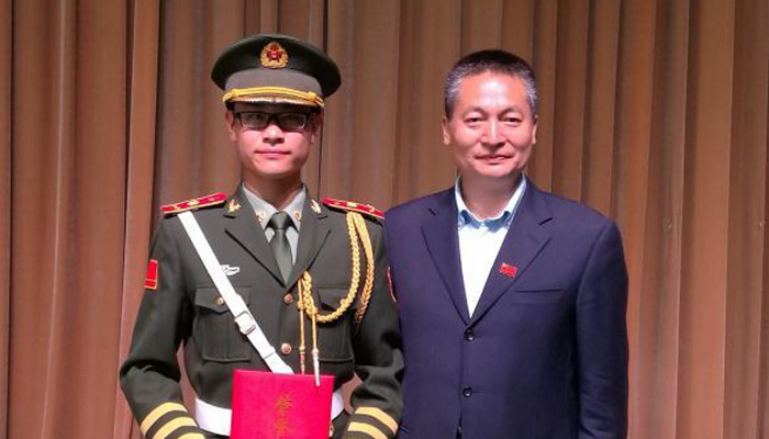 我院国旗护卫队在第三届全国高校升旗手交流展示活动中荣获佳绩