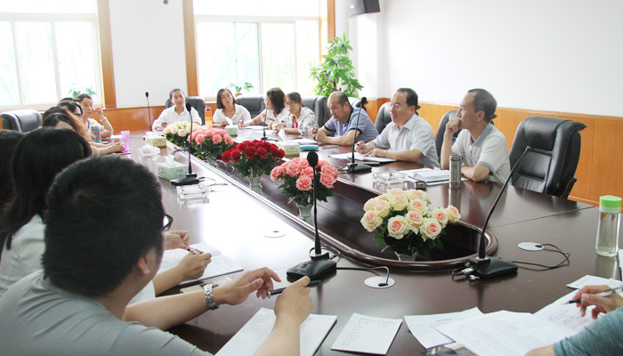 我院召开青年教师座谈会