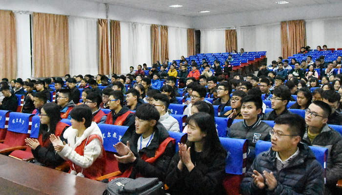 我院举办大学生志愿者职业生涯规划专题讲座