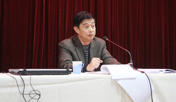 容和平教授做客人文教育约题讲座 容和平教授做客人文教育约题讲座