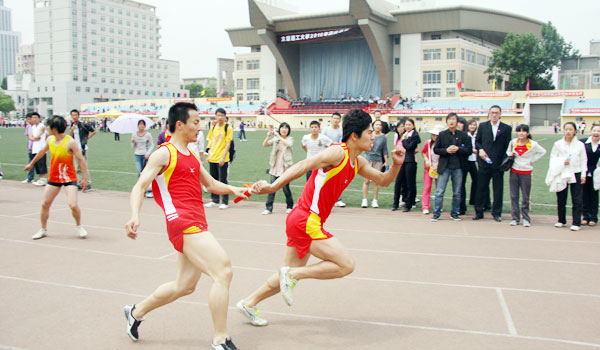我院在校2010年田径运动会甲乙两个组别中取得优异成绩 我院在校2010年田径运动会甲乙两个组别中取得优异成绩