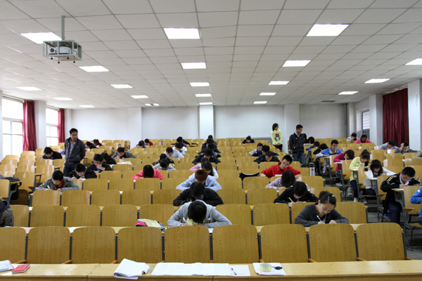 第三届全国大学生数学竞赛选拔赛在我院顺利进行 第三届全国大学生数学竞赛选拔赛在我院顺利进行