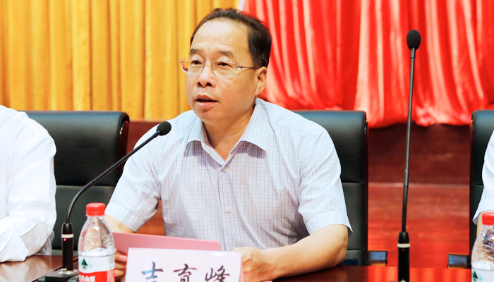 我院举行2016届毕业生毕业典礼暨学位授予大会