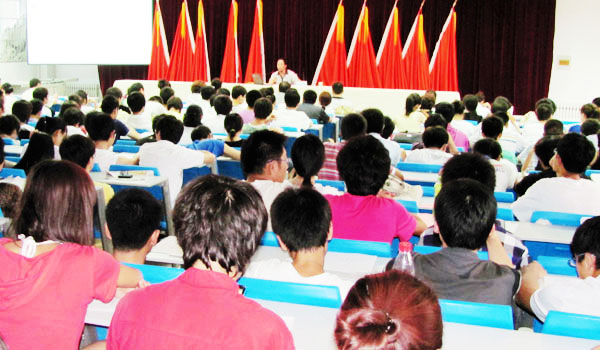 我院举办《防震知识讲座》 我院举办《防震知识讲座》