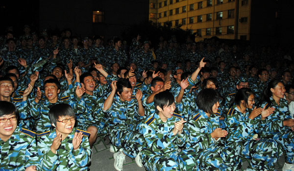 我院千峰校区举行“迎中秋新生联谊晚会” 我院千峰校区举行“迎中秋新生联谊晚会”