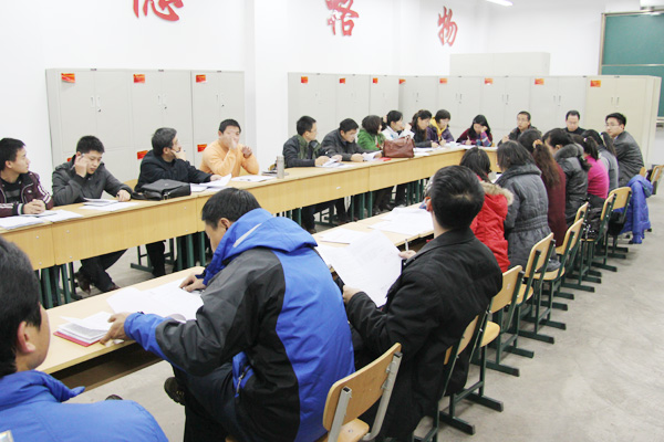 我院举行2011级辅导员第十四周工作例会 我院举行2011级辅导员第十四周工作例会