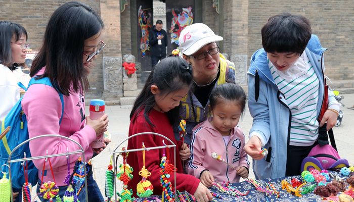 我院工会组织开展教职工春游活动