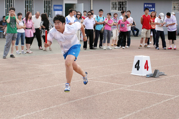 我院代表队在太原理工大学2012年田径运动会上取得竞赛和体育风尚双丰收 我院代表队在太原理工大学2012年田径运动会上取得竞赛和体育风尚双丰收