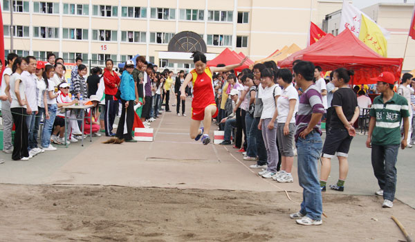 我院在校2010年田径运动会甲乙两个组别中取得优异成绩 我院在校2010年田径运动会甲乙两个组别中取得优异成绩