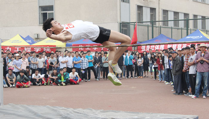 我院在太原理工大学2013年田径运动会上取得优异成绩
