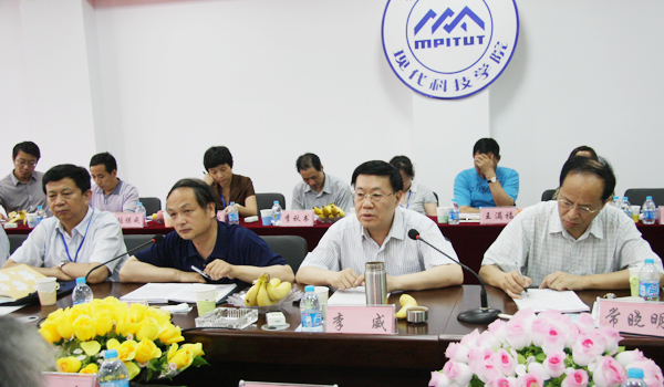 山西省学位办专家组对我院申请列为学士学位授予单位与授予专业工作进行检查指导 山西省学位办专家组对我院申请列为学士学位授予单位与授予专业工作进行检查指导