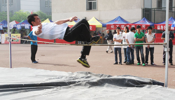 我院在太原理工大学2013年田径运动会上取得优异成绩
