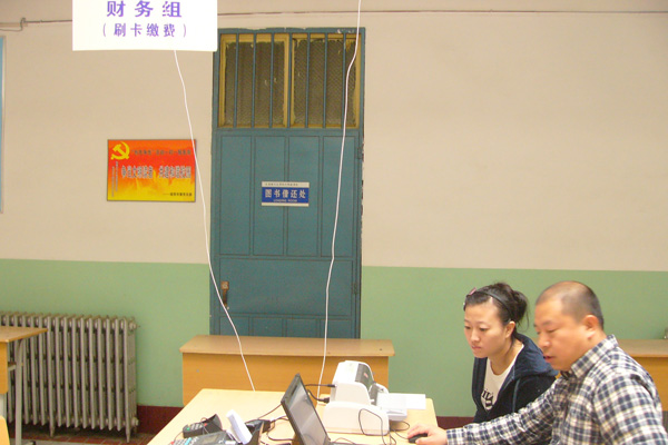 校领导来我院检查迎新准备工作 校领导来我院检查迎新准备工作