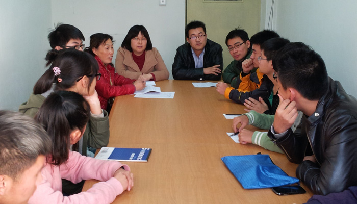 我院召开助学金受助学生代表座谈会 我院召开助学金受助学生代表座谈会