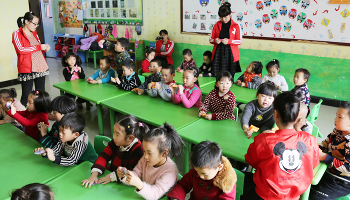 “学雷锋―走进幼儿园”活动圆满结束 ——院团委“心系社会,传播爱心”公益活动 “学雷锋―走进幼儿园”活动圆满结束 ——院团委“心系社会,传播爱心”公益活动