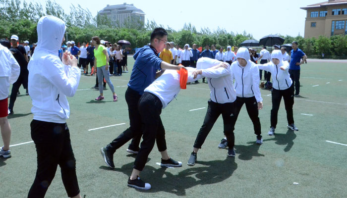 我院教职工代表团在校2019年教职工运动会中再创佳绩 我院教职工代表团在校2019年教职工运动会中再创佳绩
