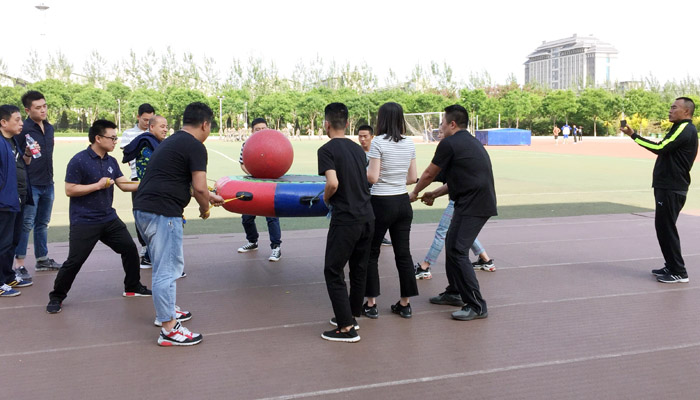 我院工会组织参加校教职工运动会的运动员进行集中训练
