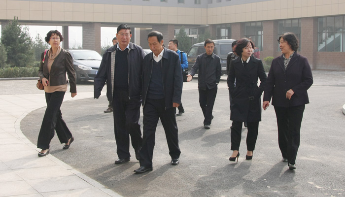 太原理工大学校领导和各界人士代表到我院孝义校区视察指导工作