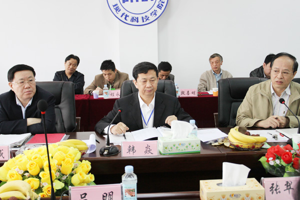 省学位办专家组对我院申请列为学士学位授予单位及授予专业进行评审