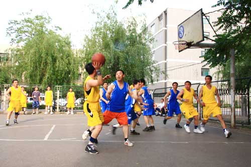 我院参加太原理工大学迎奥运教职工篮球比赛