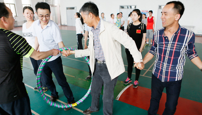 我院举行第四届教职工趣味运动会