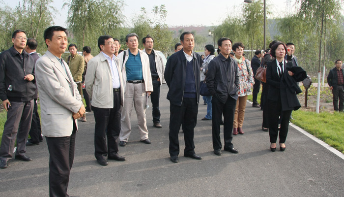 太原理工大学校领导和各界人士代表到我院孝义校区视察指导工作