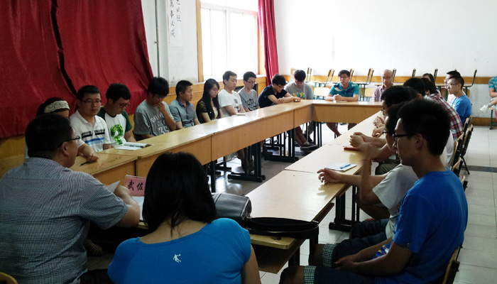 我院举办2013届毕业生成功就业代表座谈会